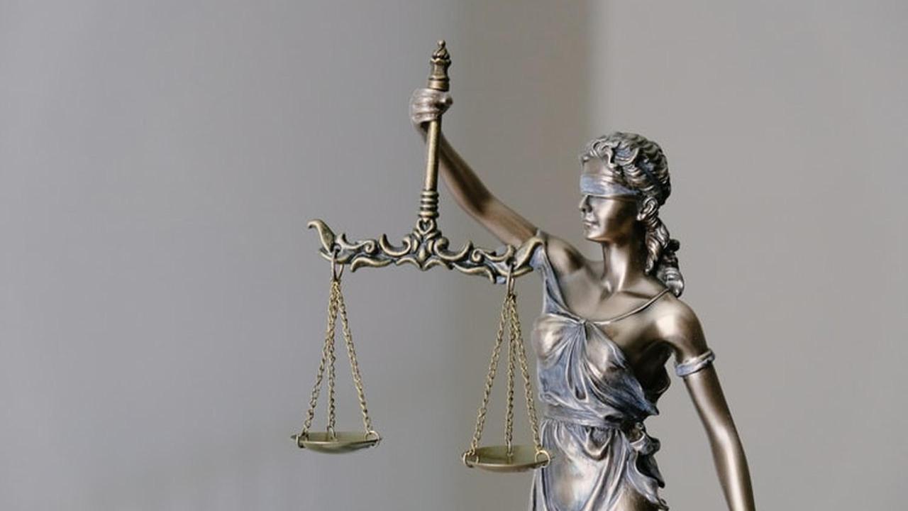 Apa Saja Jenis-Jenis Hukum Yang Berlaku Di Indonesia